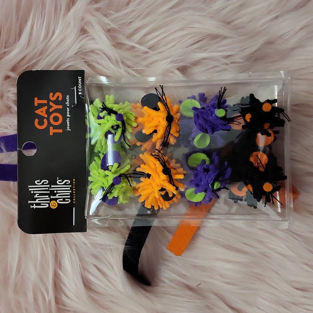 Brand New HOLIDAY INSPIRED THRILLS & CHILLS CAT TOY-8CT.